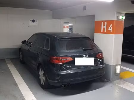 place de parking en plein cœur de fort de france