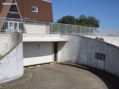 emplacement de parking 40 euros/mois