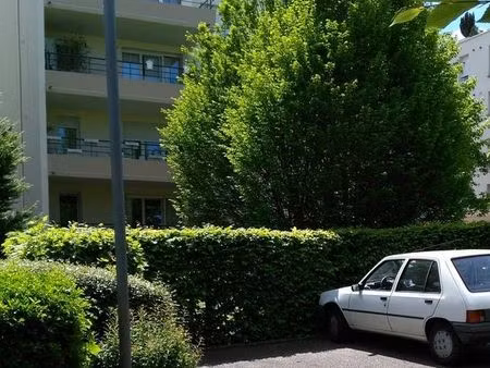 place de parking - hauts de queuleu - metz