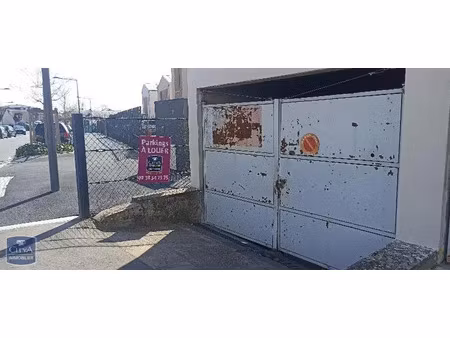 parking à louer - orléans (45) - 40€