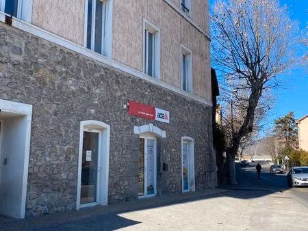 local commercial digne les bains en sortie de ville fort passage