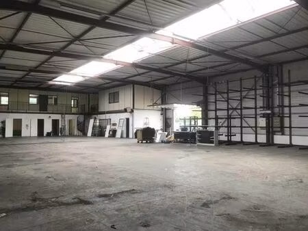 vente local d'activités egly 1 012 m²