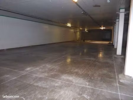 local 560 m² saint priest en jarez