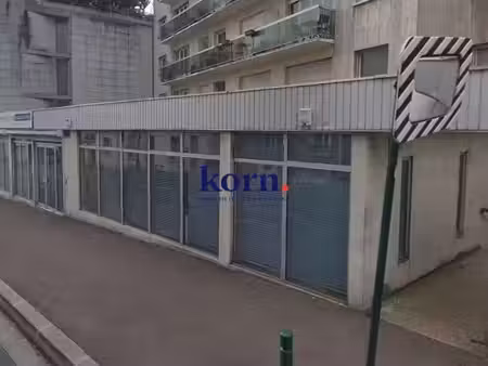location locaux professionnels 90 m² à suresnes (92150)  1 900 €