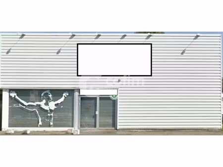 location local commercial 350m2 tarbes 65000 - 1700 € - surface privée