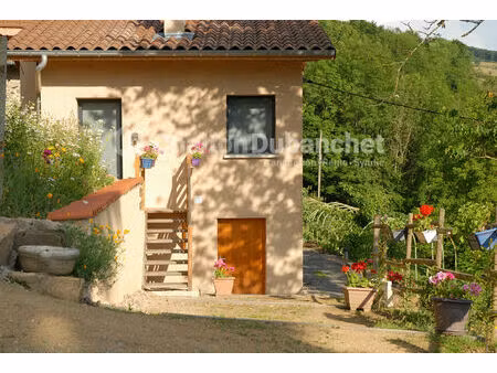 maison de 130 m² avec dépendances