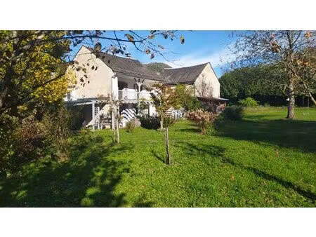 exceptionnel : une maison  une grange et 7 000 m² de terrain plat