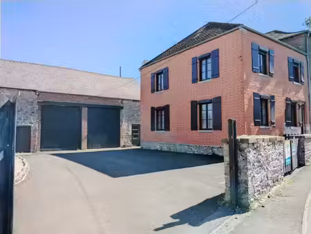 maison familiale avec dépendances