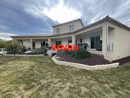 a vendre maison les plans excellent état