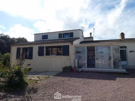 vente maison à longeville-sur-mer (85560) : à vendre / 194m² longeville-sur-mer