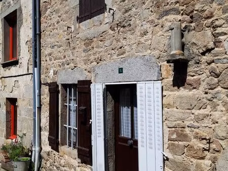 maison de bourg à saint amant roche savine