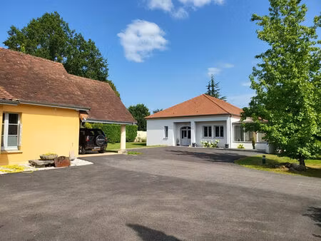 vente maison 6 pièces 231m2 salies-de-béarn 64270 - 500000 € - surface privée