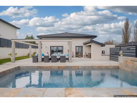 vente maison 5 pièces 139.3 m² à bourgoin-jallieu (38300)  599 000 €