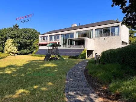 topklasse villa op 1 05 hectare  zeer rustig op hoogste punt van het hageland