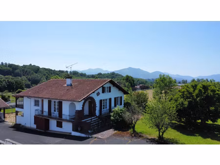 superbe maison basque avec jardin