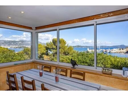 location maison 5 pièces 120m2 saint-mandrier-sur-mer (83430) - 2290 € - surface privée