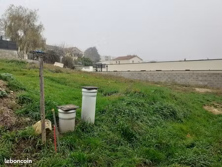 terrain 825 m² viabilisé sorbiers