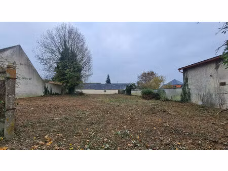 maintenon 5 kms terrain à bâtir de 740 m²