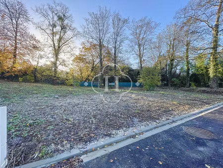 mareil sur mauldre - terrain à batir de 703 m²