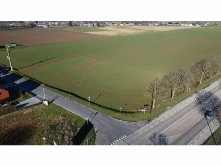 terrain à bâtir de 28 m de façade