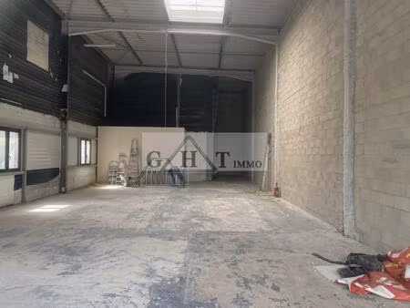 location commerce 200 m² à villecresnes (94440)