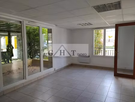 69 m² de bureaux a vendre a maisons alfort