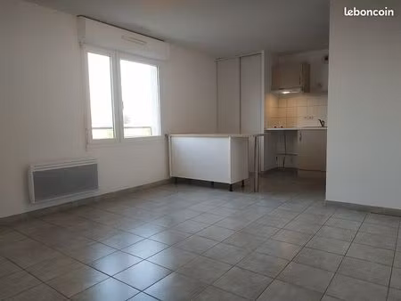 t2 43m2 - 1 chambre et garage box - 69000 - loué