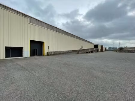 entrepôt de 2255m²