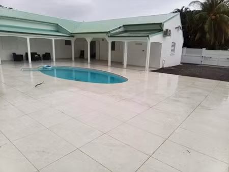 location meublée villa 4 pièces 100 m² à morne a l'eau (97111)  1 900 €