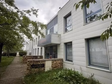 730 m2 entrepot et bureaux a vendre