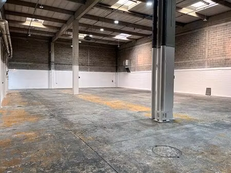 location local d'activités sarcelles 1 057 m²