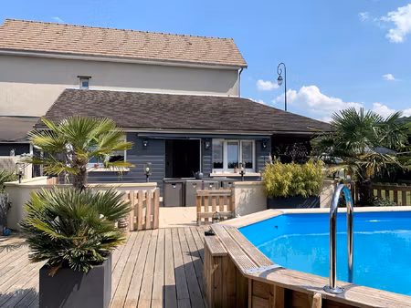maison individuelle de 6 pièces avec piscine sur 609 m2 de t