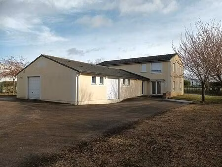 location local d'activités val de reuil 400 m²