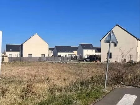 terrain constructible 700m²