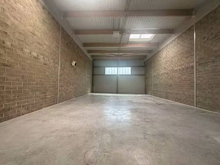 location local d'activités coupvray 910 m²