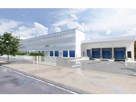 location local d'activités le blanc mesnil 7 985 m²