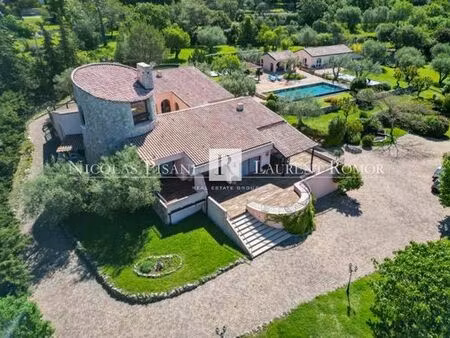 villa de luxe de 6 pièces en location peille  france