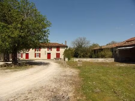 maison de luxe en vente à aubigné  france