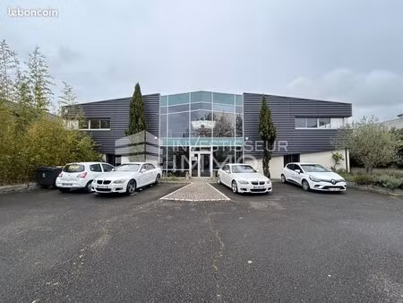 local d'activité 835 m²