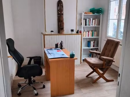 cabinet paramédical (bureau professionnel)