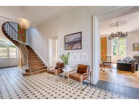 prieuré d'exception du xviiie -400m² 7 chambres.