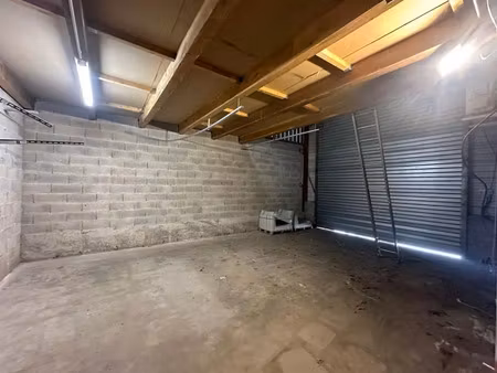 entrepôt de 220m²