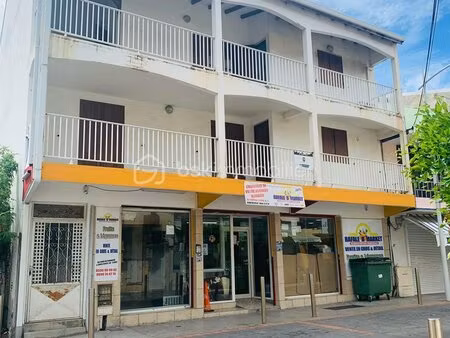 immeuble mixte de 300 m² à capesterre-belle-eau