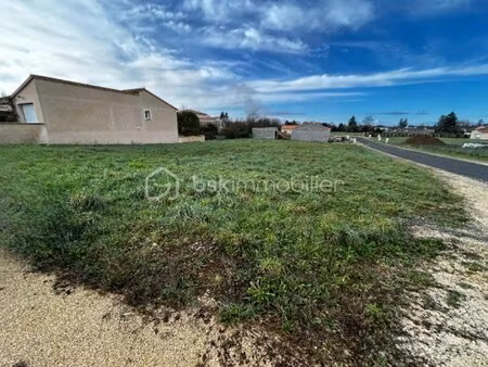 lotissement de 1 039 m² à sauze-vaussais