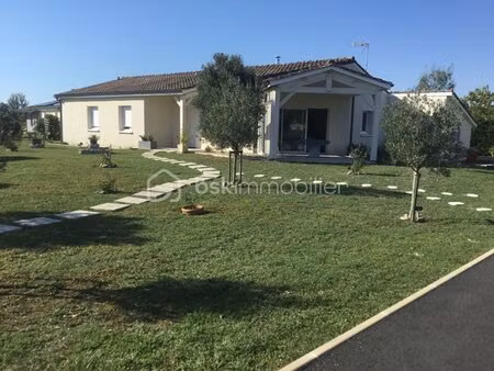 maison contemporaine de 163 m² à camps-sur-l'isle