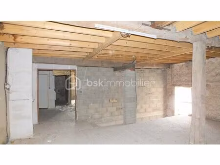 corps de ferme de 200 m² à escamps