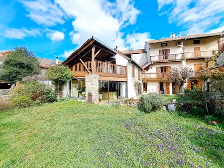 maison de village de 280 m² à les cabannes