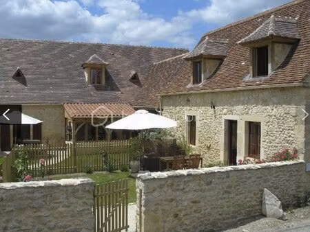 maison en pierre de 203 m² à savignac-de-miremont