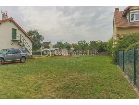 terrain de 554 m² à cerny