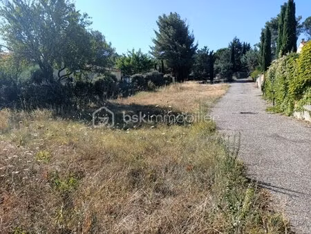 lotissement de 639 m² à charleval